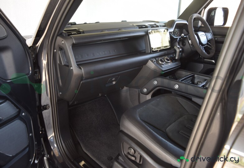 Land Rover Defender Black