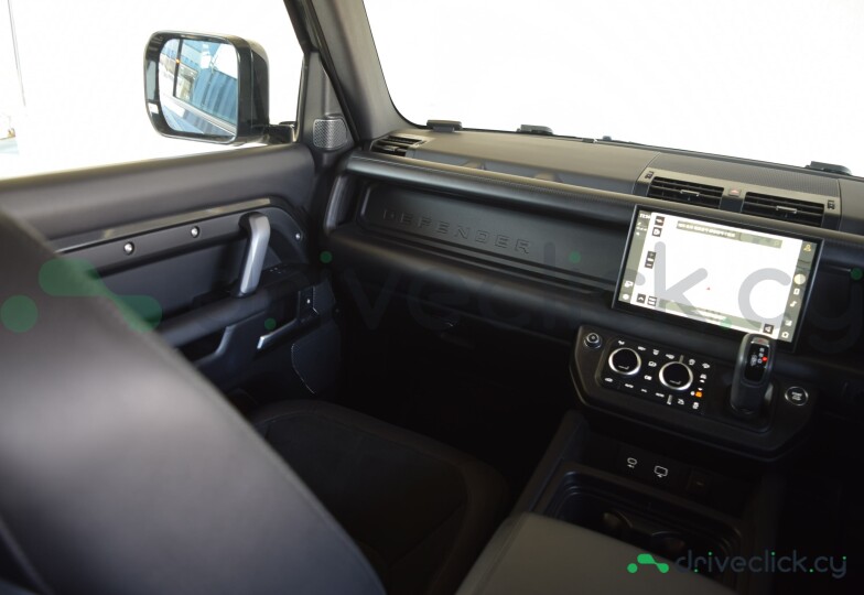 Land Rover Defender Black