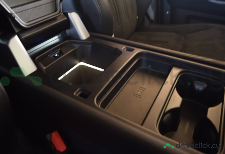 Land Rover Defender Black
