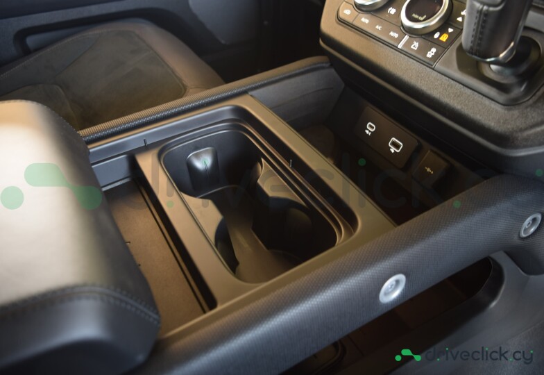 Land Rover Defender Black
