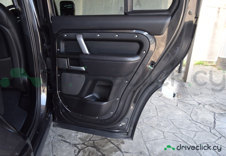 Land Rover Defender Black