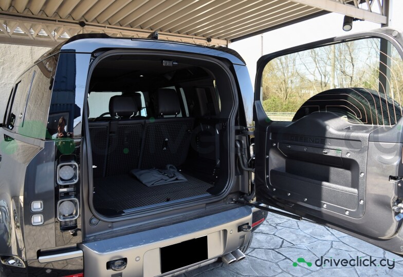 Land Rover Defender Black