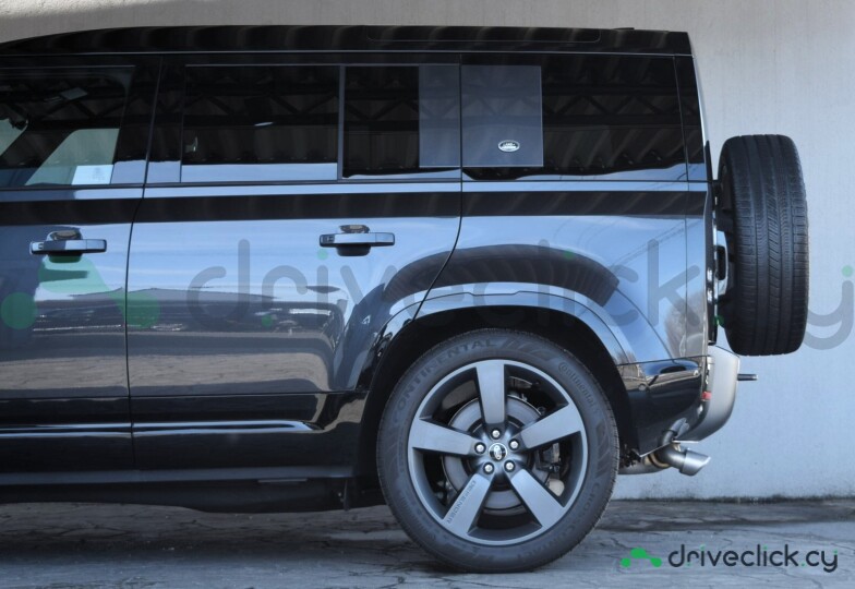 Land Rover Defender Black