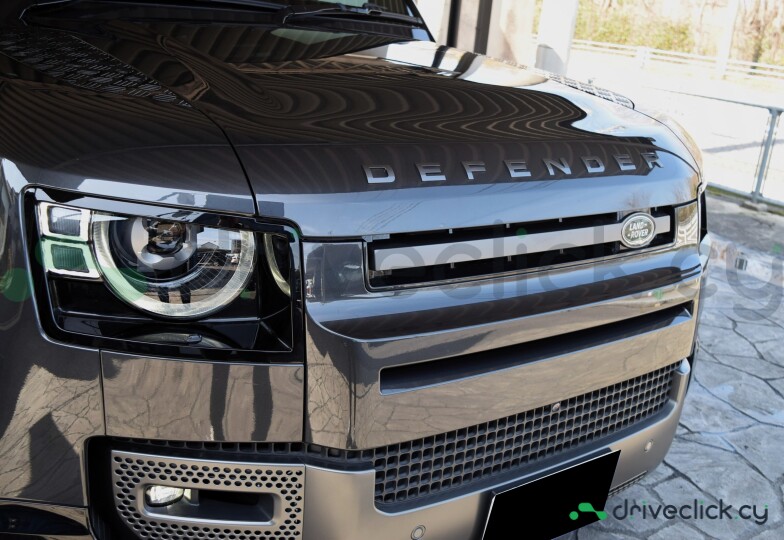 Land Rover Defender Black