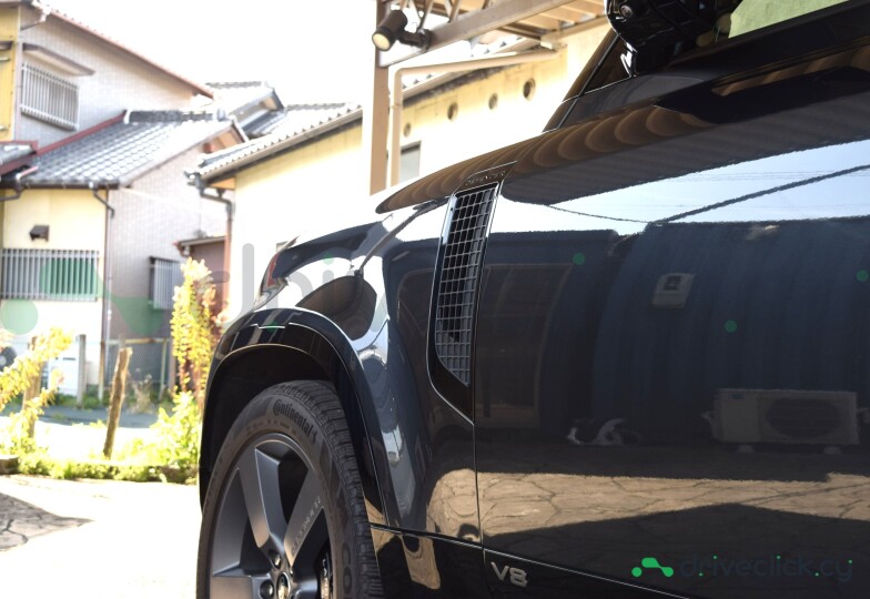 Land Rover Defender Black