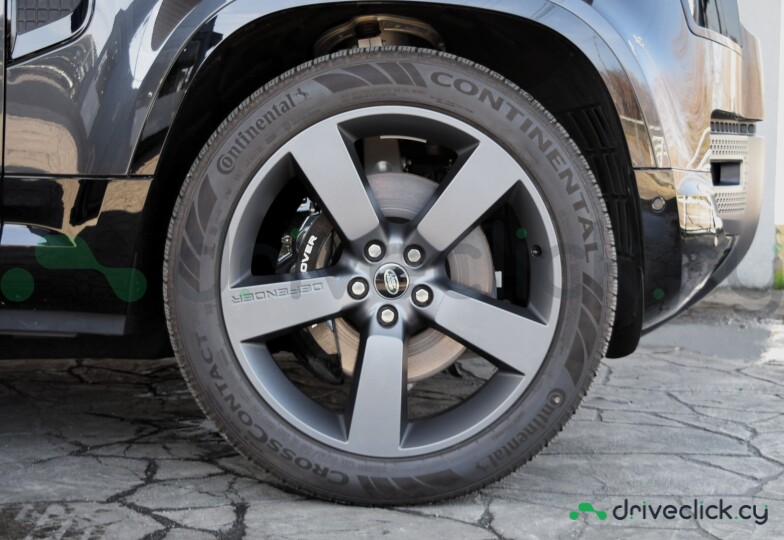 Land Rover Defender Black