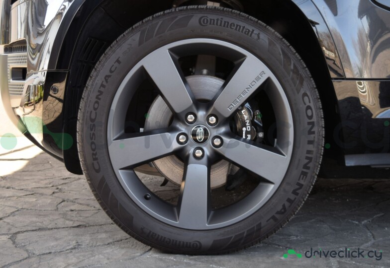 Land Rover Defender Black
