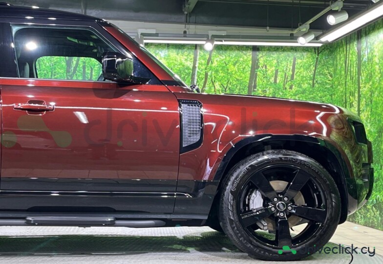 Land Rover Defender Dark red
