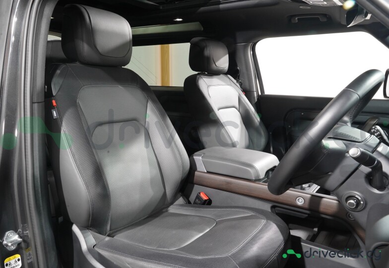 Land Rover Defender Black