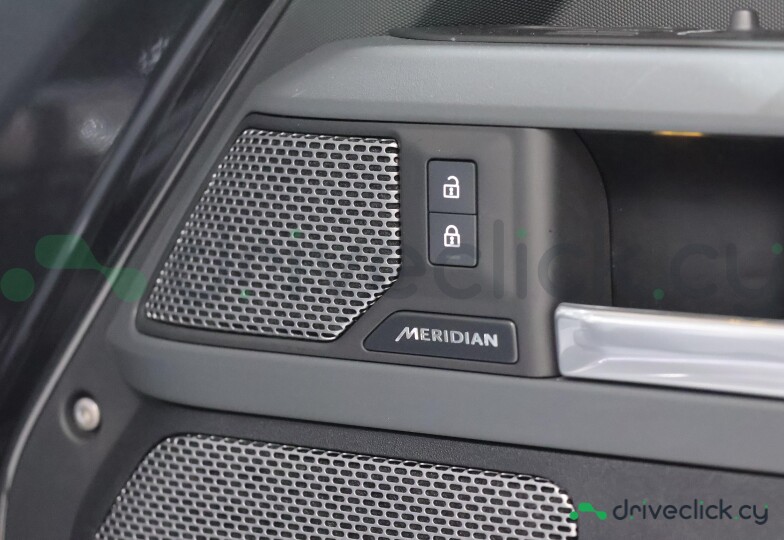Land Rover Defender Black