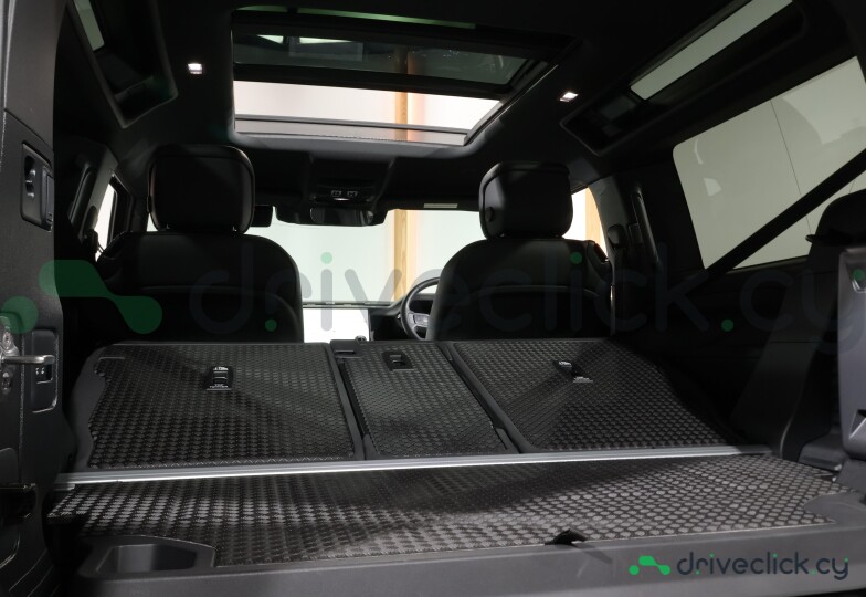 Land Rover Defender Black
