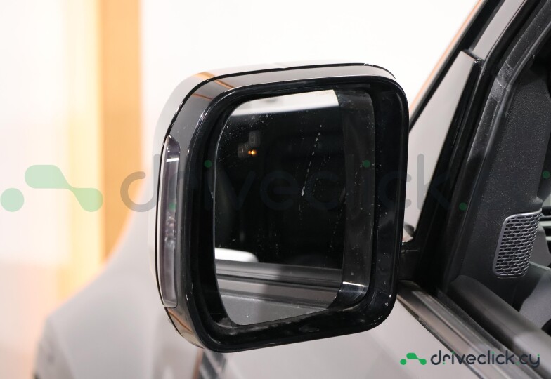 Land Rover Defender Black