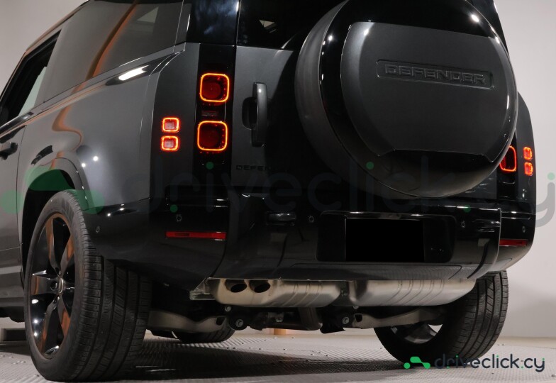 Land Rover Defender Black