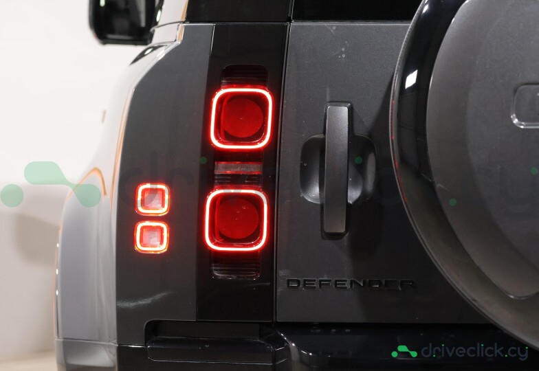 Land Rover Defender Black