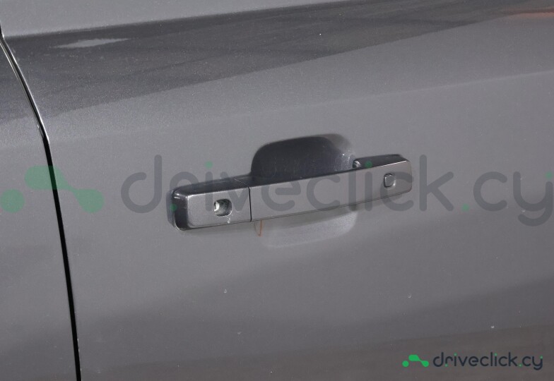 Land Rover Defender Black