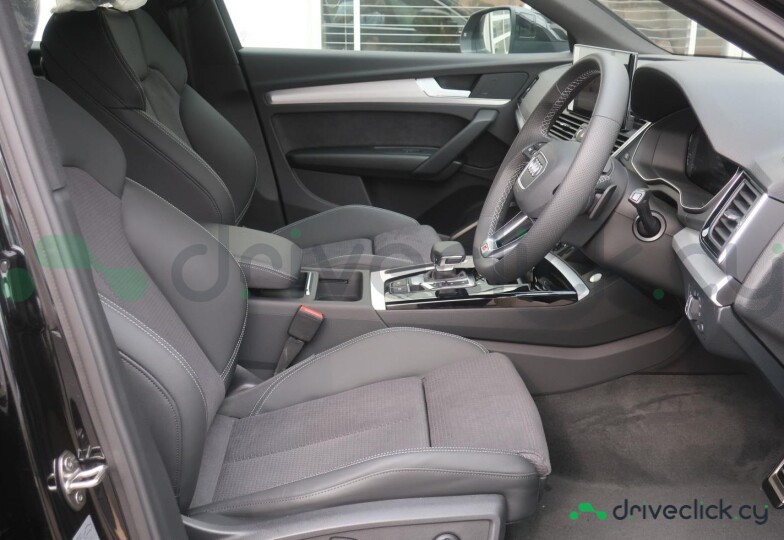 Audi Q5 Sportback Черный