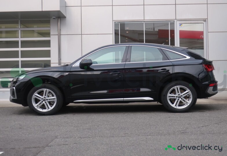 Audi Q5 Sportback Черный