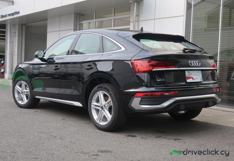 Audi Q5 Sportback Черный