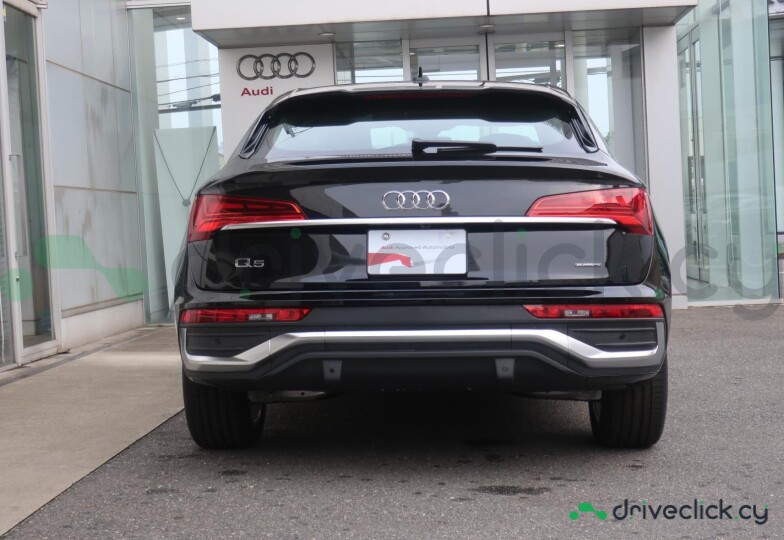 Audi Q5 Sportback Черный