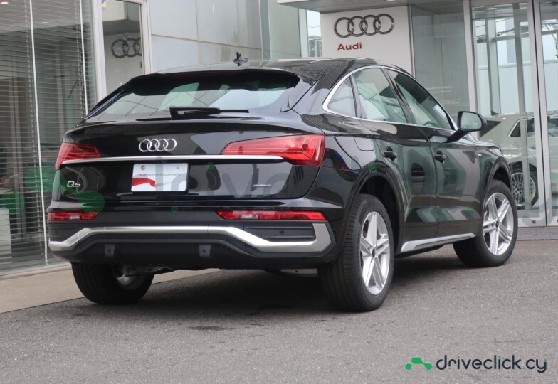 Audi Q5 Sportback Черный