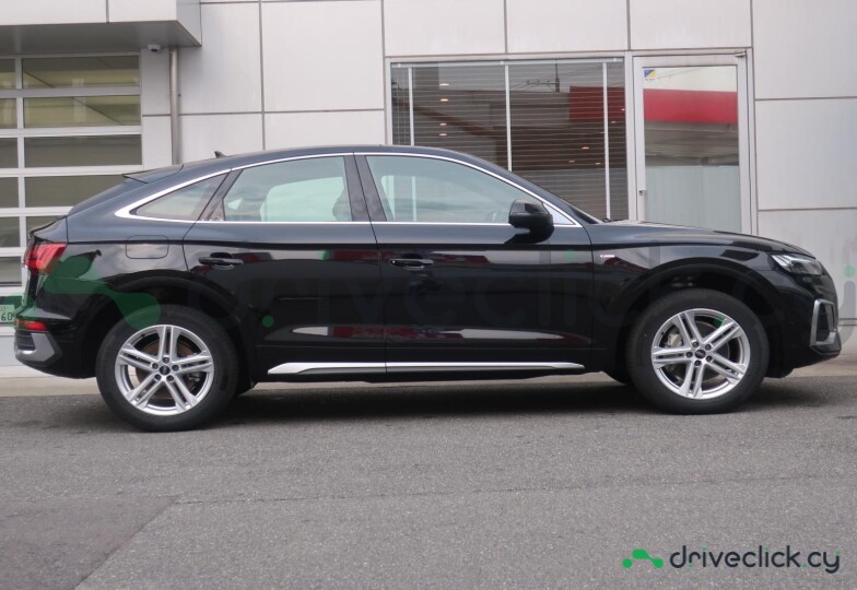 Audi Q5 Sportback Черный