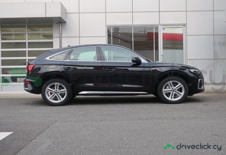 Audi Q5 Sportback Черный