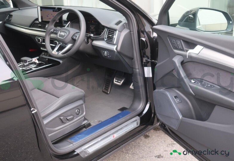 Audi Q5 Sportback Черный