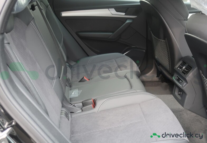 Audi Q5 Sportback Черный