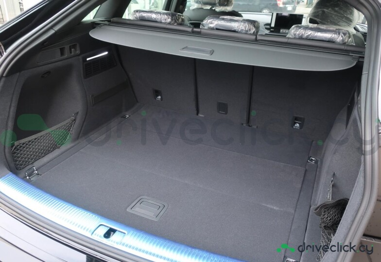 Audi Q5 Sportback Черный