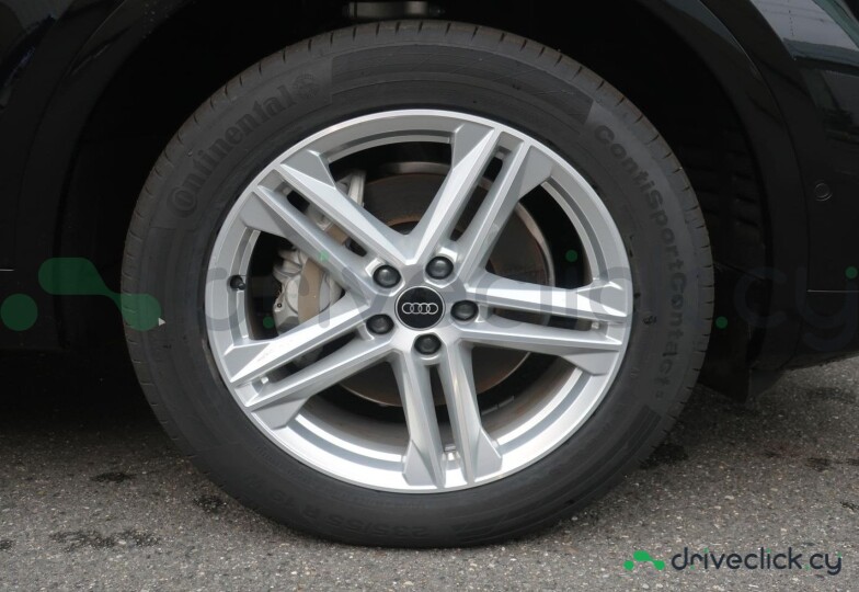 Audi Q5 Sportback Черный