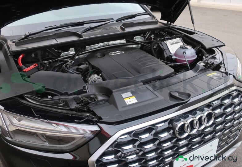 Audi Q5 Sportback Черный