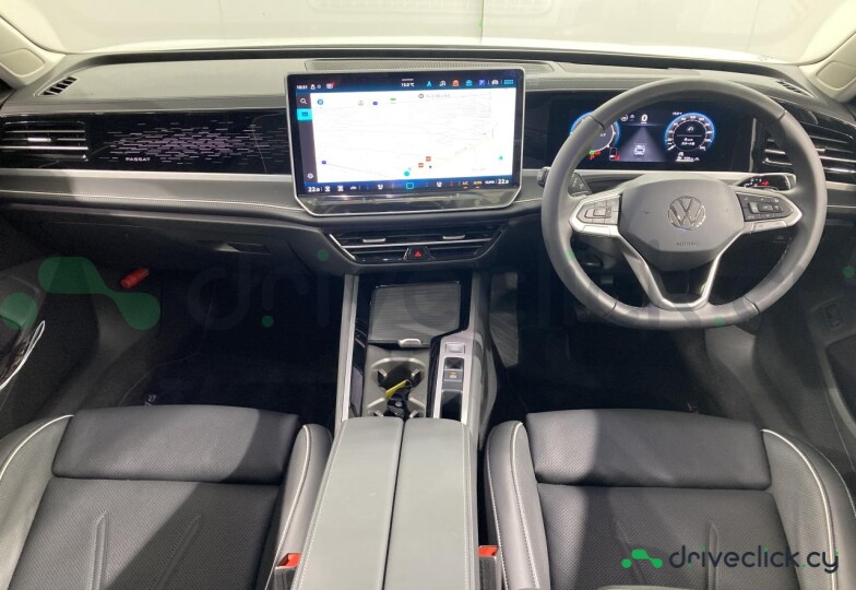 Volkswagen Passat White