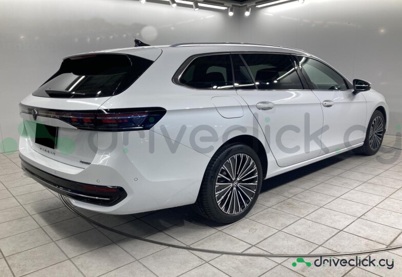 Volkswagen Passat White