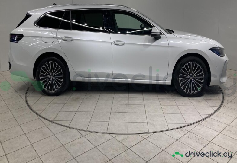 Volkswagen Passat White