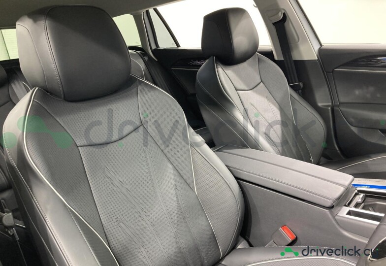 Volkswagen Passat White