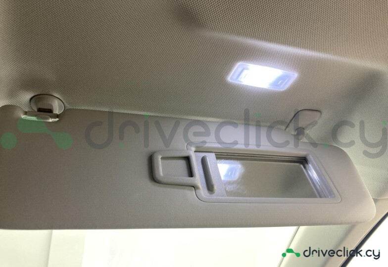 Volkswagen Passat White