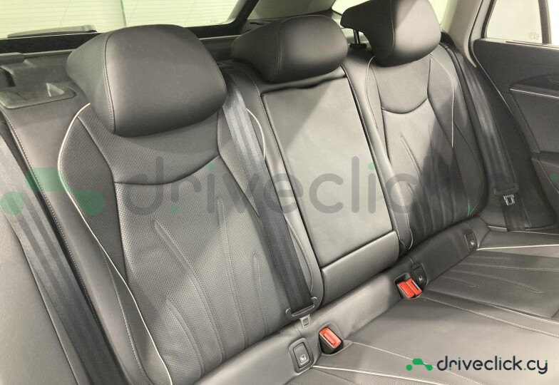 Volkswagen Passat White