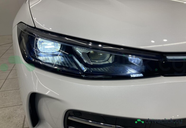 Volkswagen Passat White