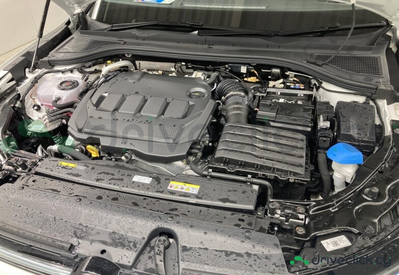Volkswagen Passat White