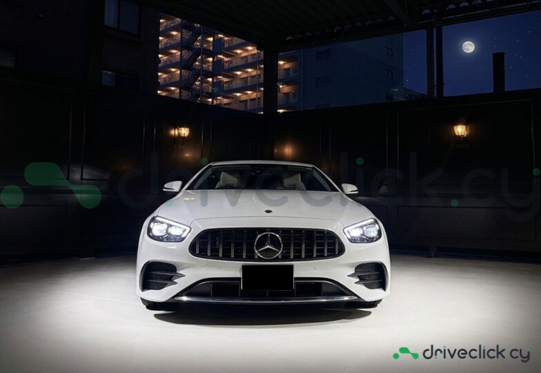 Mercedes E-class Белый