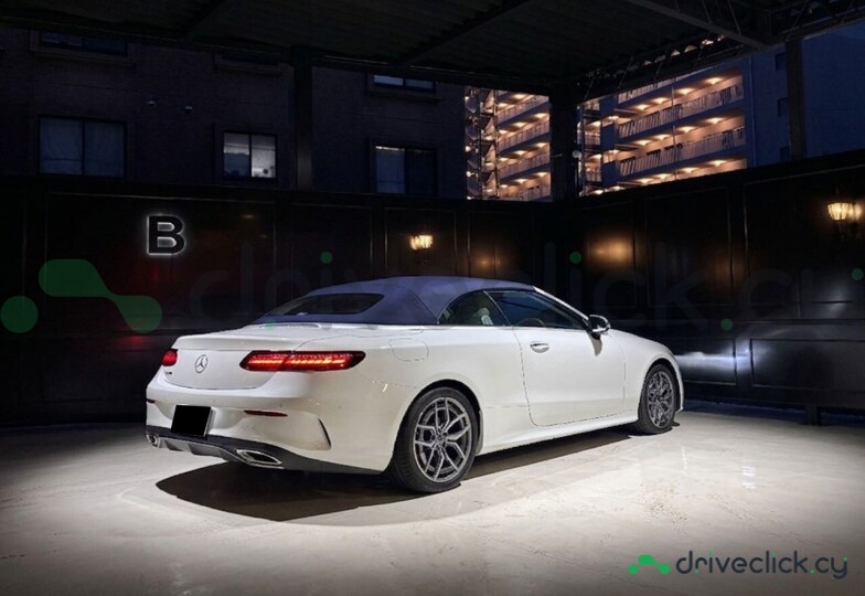 Mercedes E-class Белый