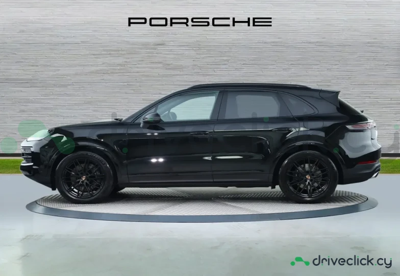 Porsche Cayenne Black