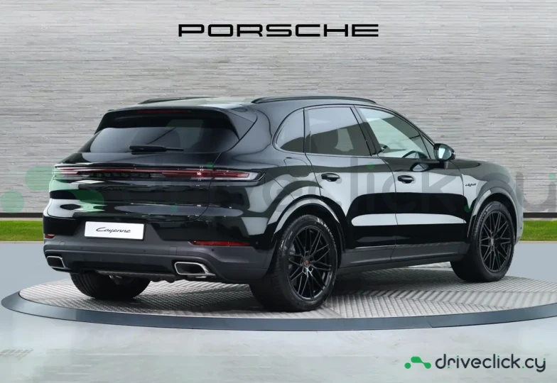 Porsche Cayenne Black