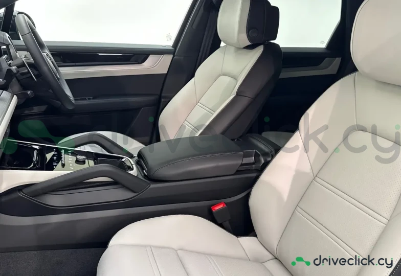Porsche Cayenne Black