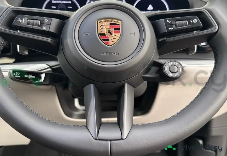 Porsche Cayenne Black