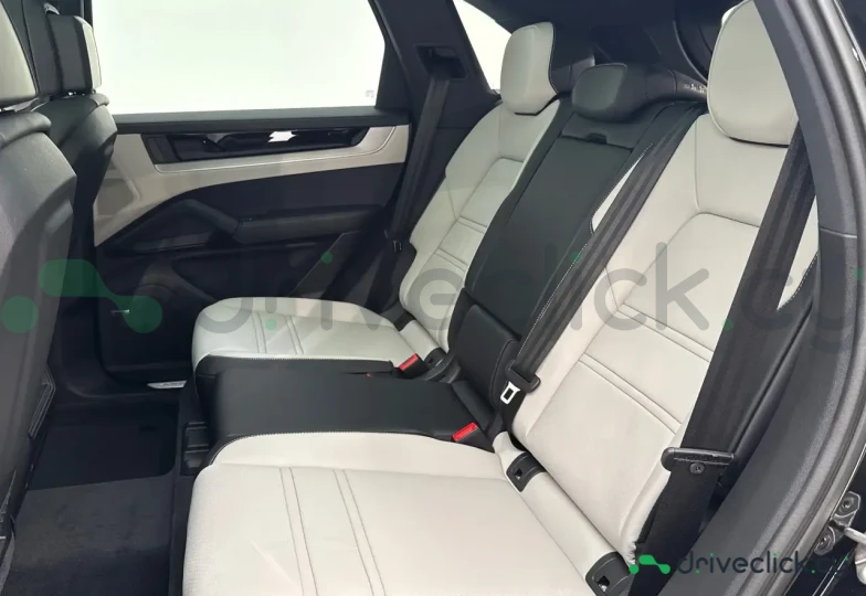 Porsche Cayenne Black
