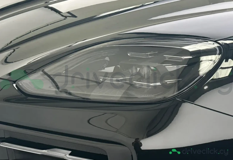 Porsche Cayenne Black