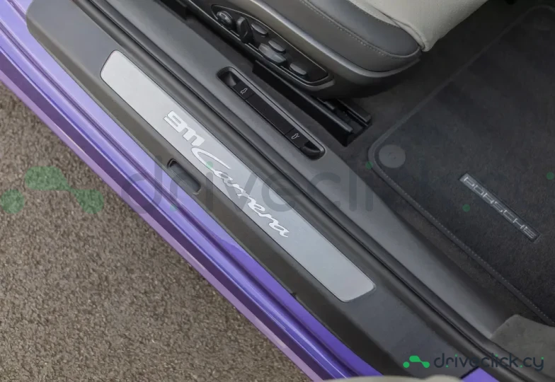 Porsche 911 Purple