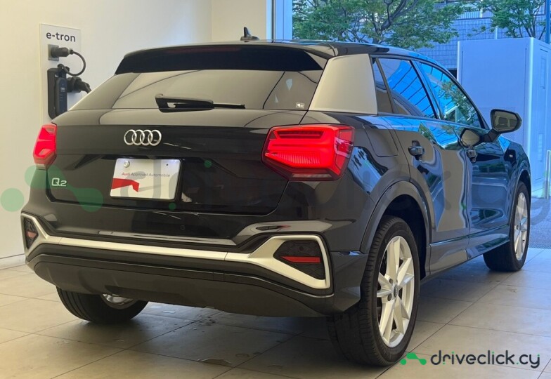 Audi Q2 Black