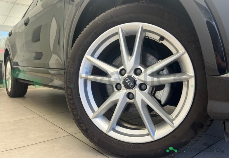Audi Q2 Black